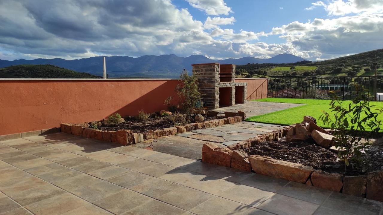 Casa Rural La Colmena Del Geoparque Navatrasierra Ngoại thất bức ảnh