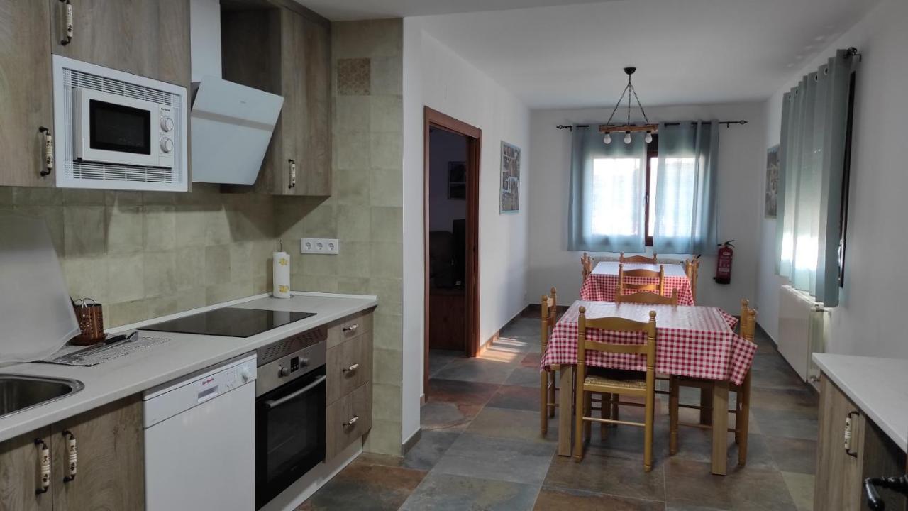 Casa Rural La Colmena Del Geoparque Navatrasierra Ngoại thất bức ảnh