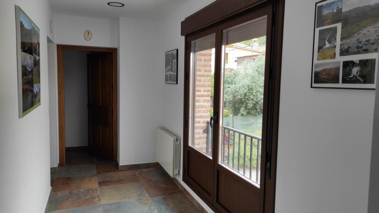 Casa Rural La Colmena Del Geoparque Navatrasierra Ngoại thất bức ảnh