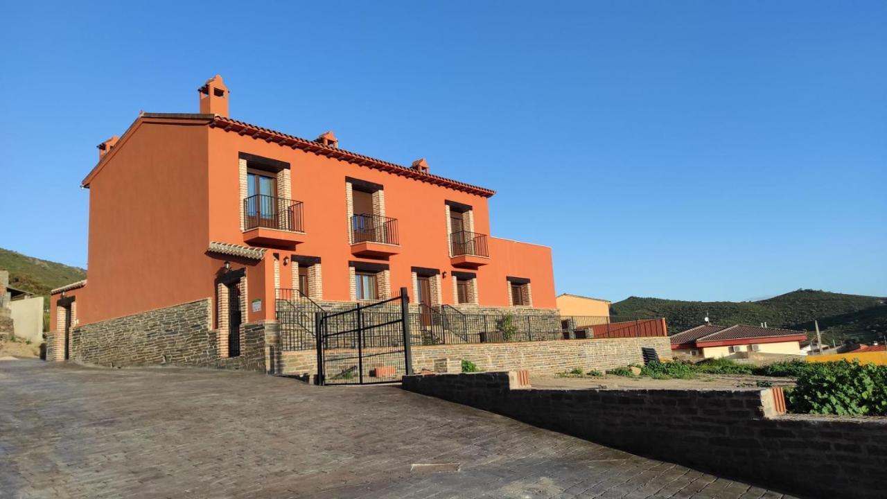 Casa Rural La Colmena Del Geoparque Navatrasierra Ngoại thất bức ảnh
