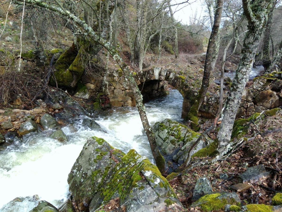 Casa Rural La Colmena Del Geoparque Navatrasierra Ngoại thất bức ảnh